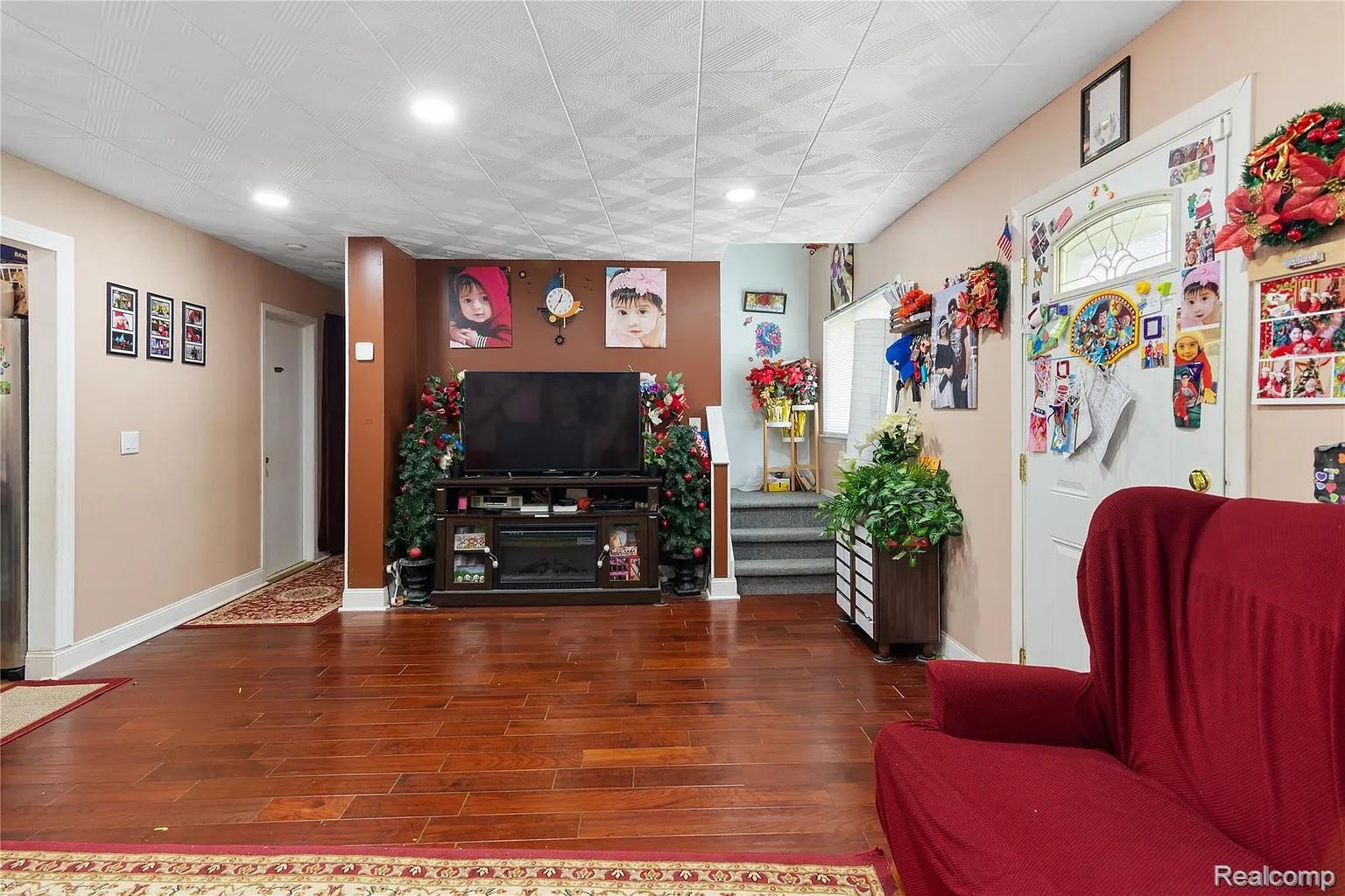 21456 Flanders Street