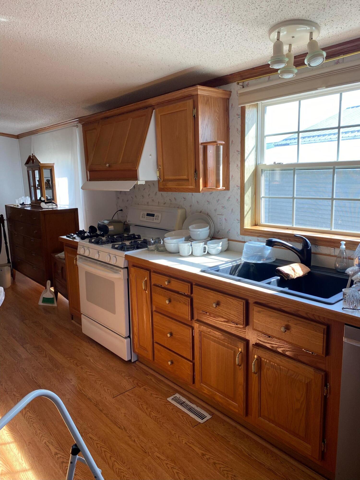 1305 Pineview Lane