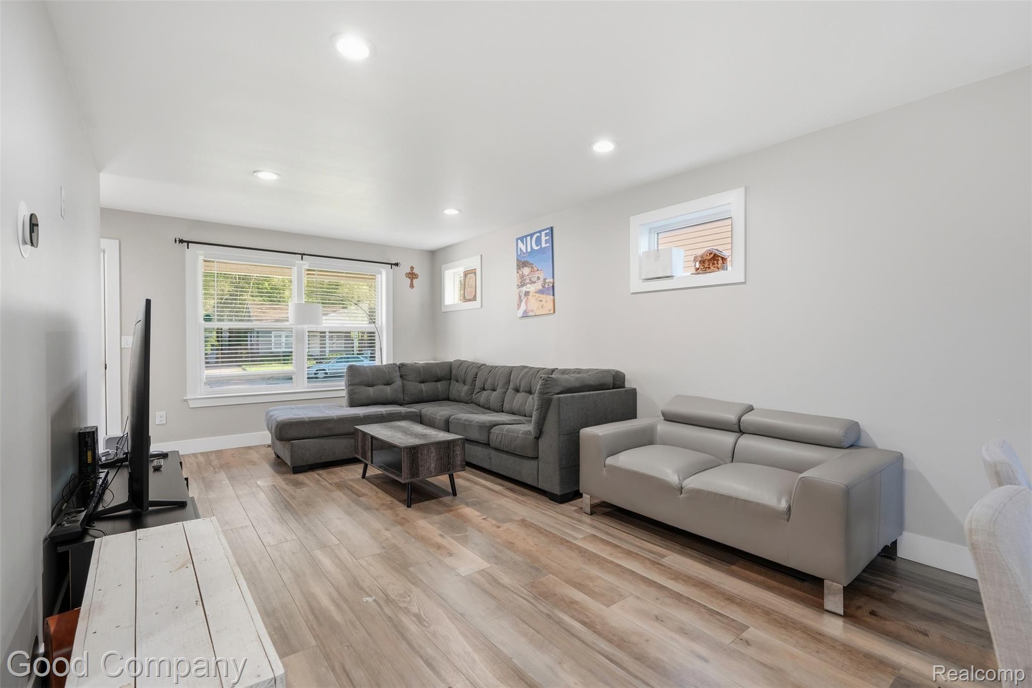 1218 E Bernhard Avenue