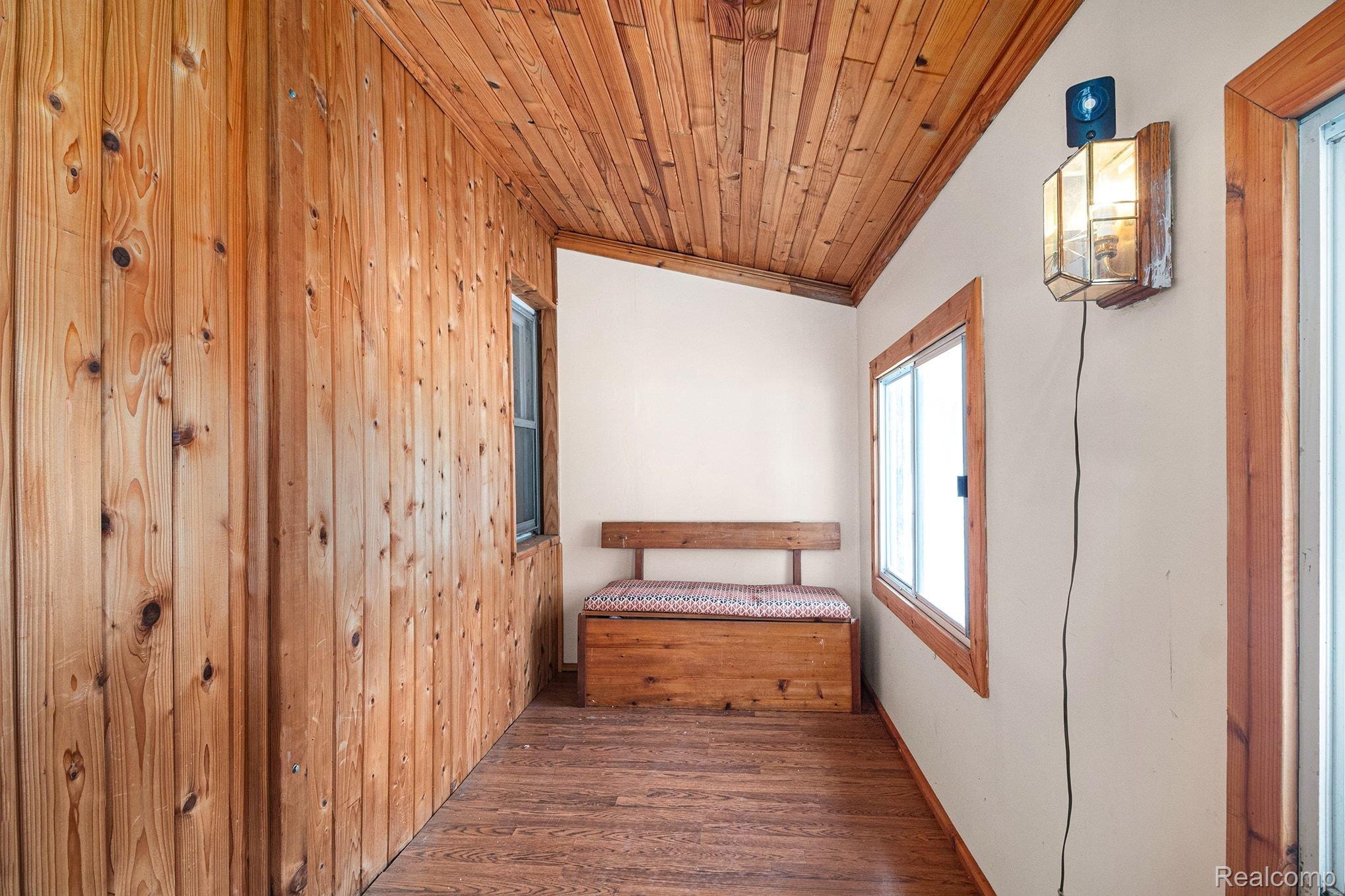 180 N Pasadena Street