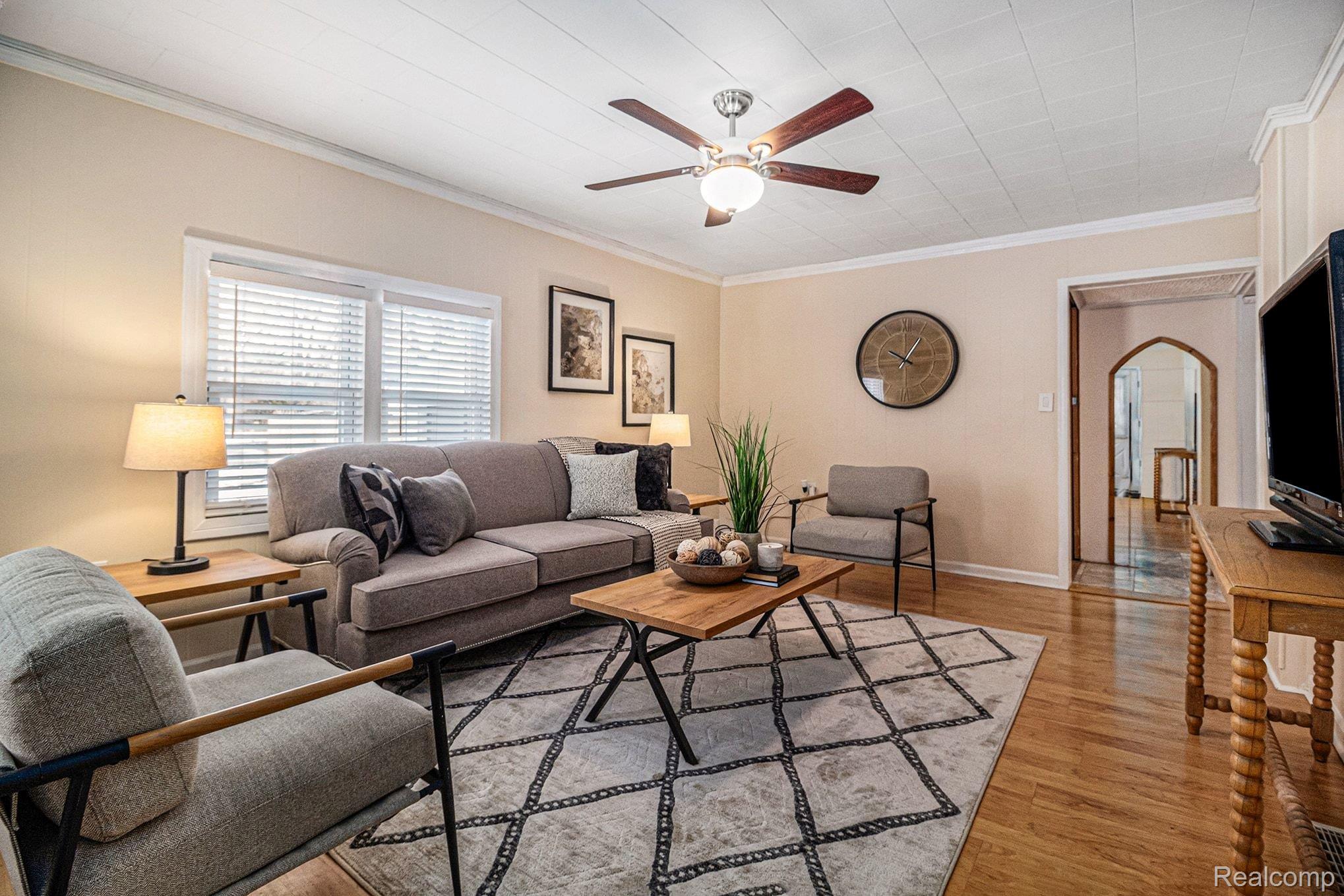 180 N Pasadena Street