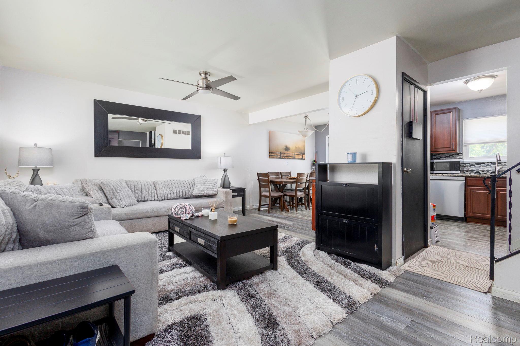 15212 Orchard Court