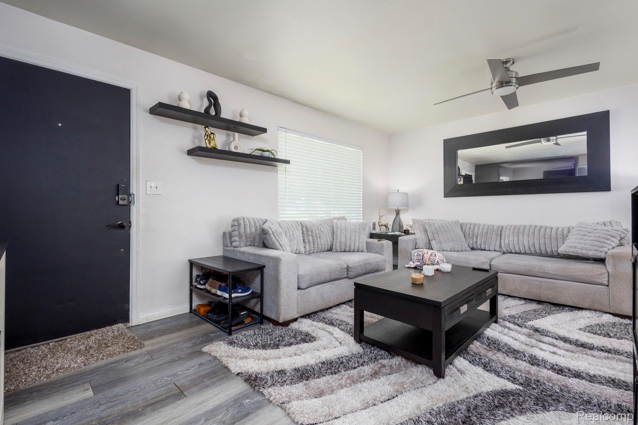 15212 Orchard Court