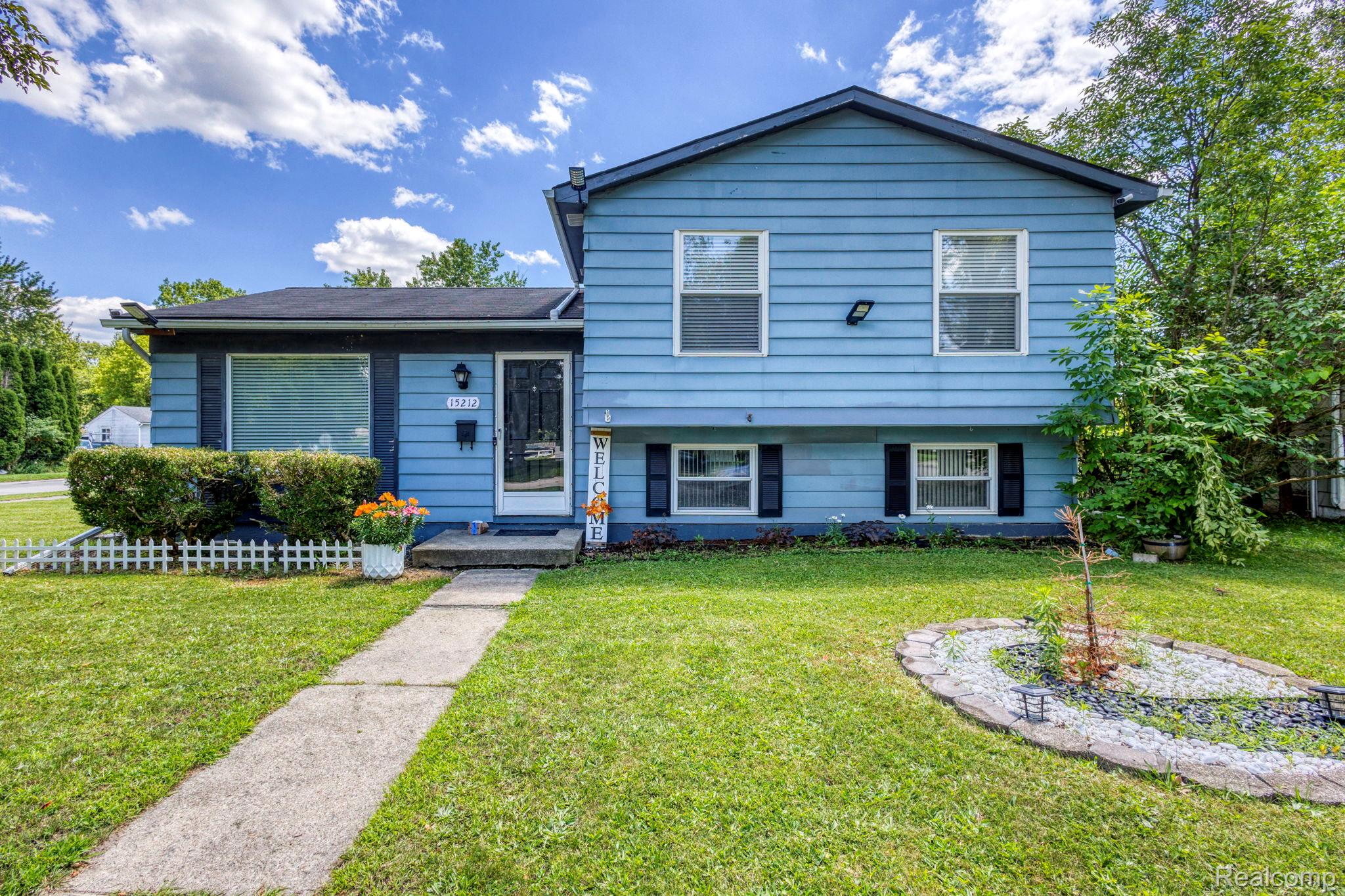 15212 Orchard Court