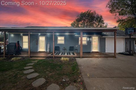 6425 Simmons Road Waterford Charter Township MI 48327