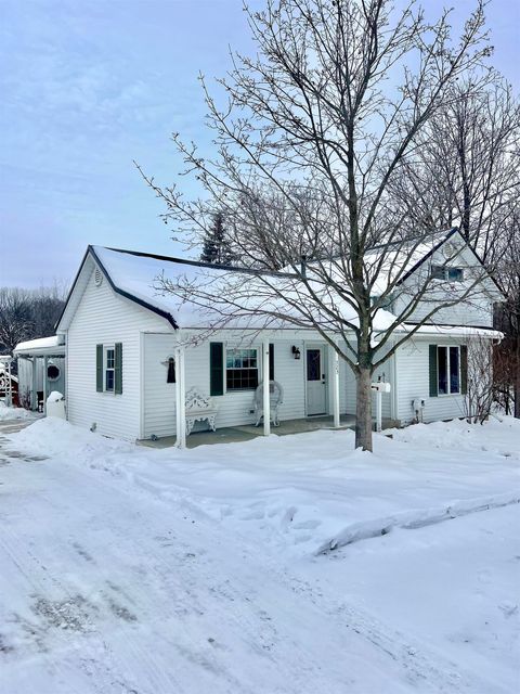 Photo of 523 N Elm, Ithaca City, MI 48847 (MLS # 79080064358)