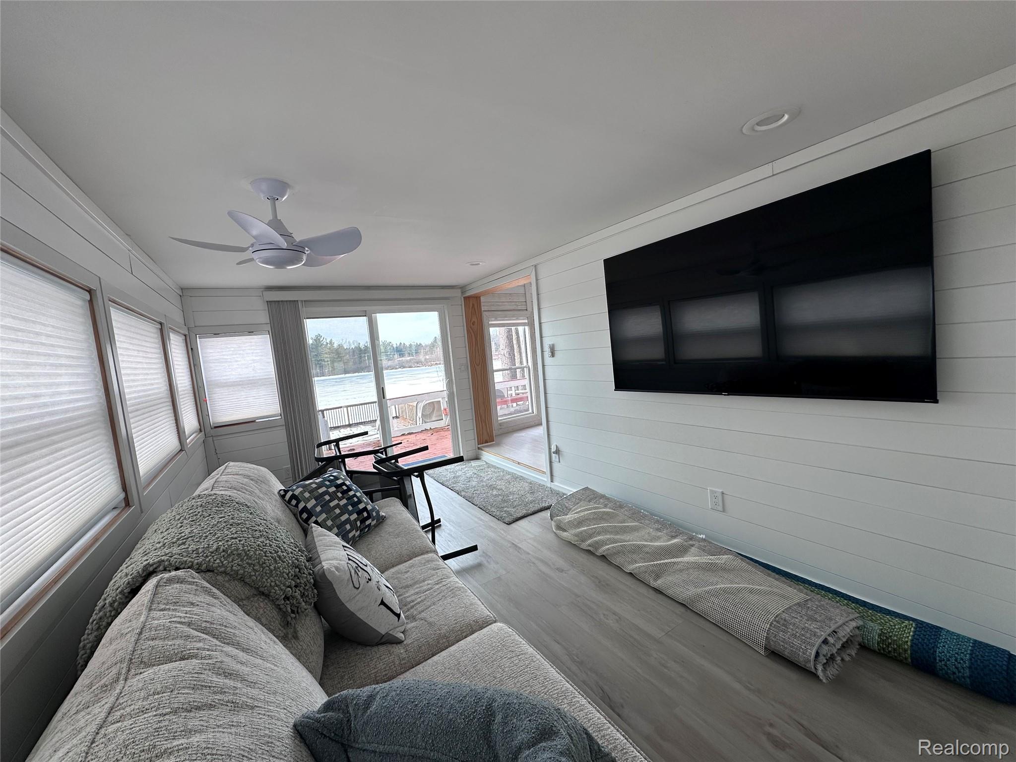 2221 Grass Lake Avenue 30