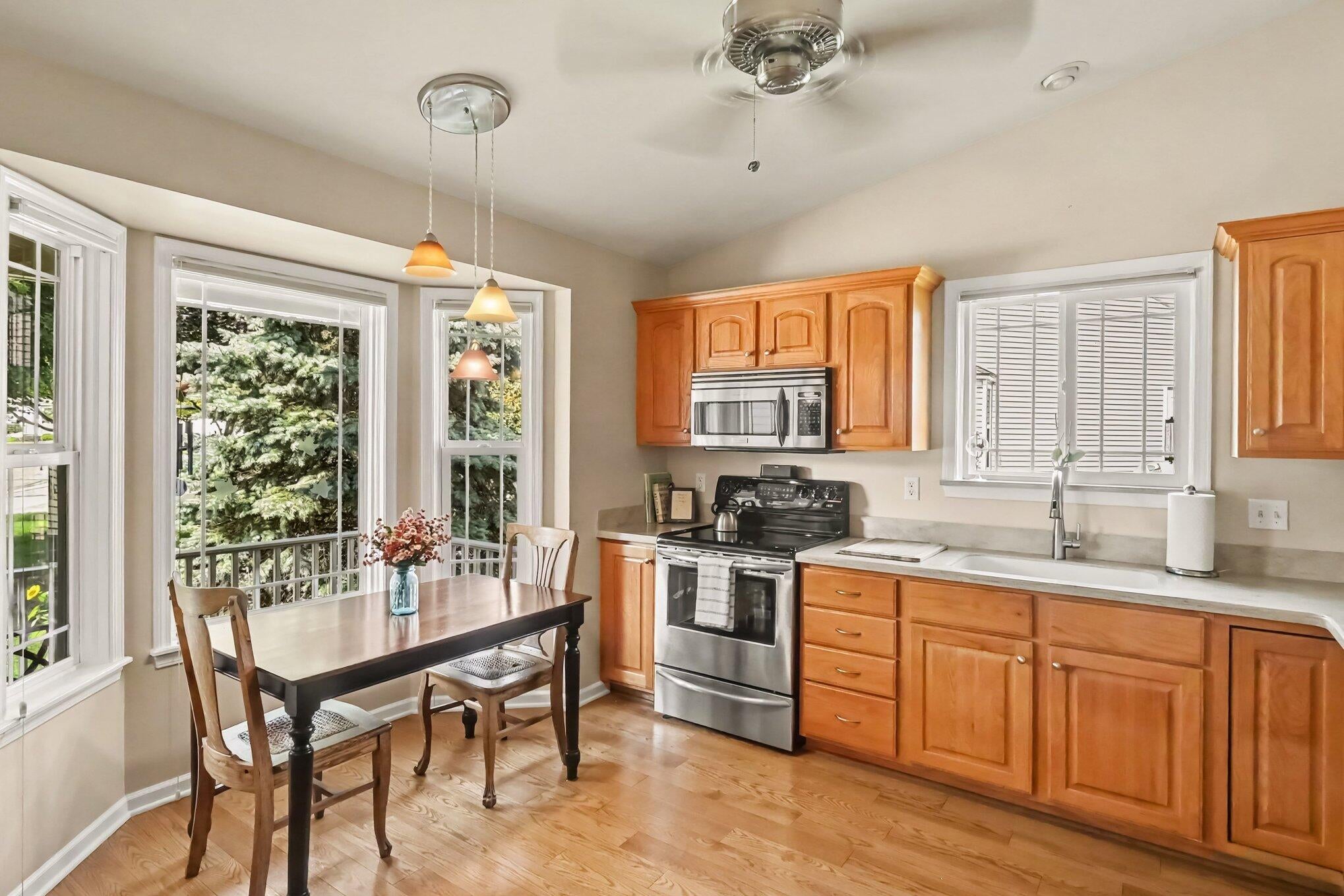 7233 Maplecrest Circle