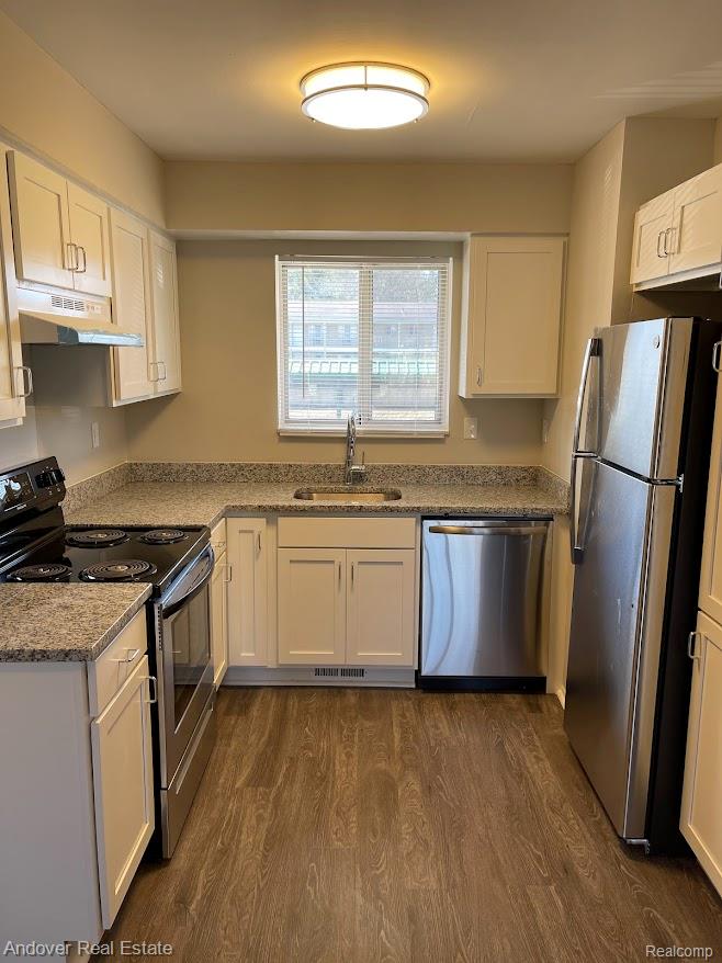 525 PONTIAC Street 27