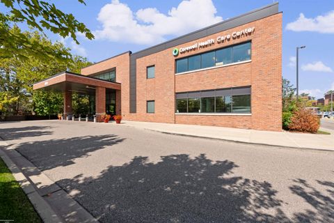 16815 Jefferson Avenue Grosse Pointe City MI 48230