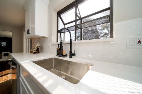 Tiny photo for 2729 Powderhorn Ridge Road, Rochester Hills City, MI 48309 (MLS # 20261016135)