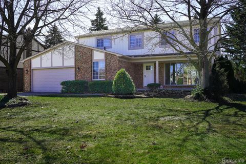 Photo of 2729 Powderhorn Ridge Road, Rochester Hills City, MI 48309 (MLS # 20261016135)