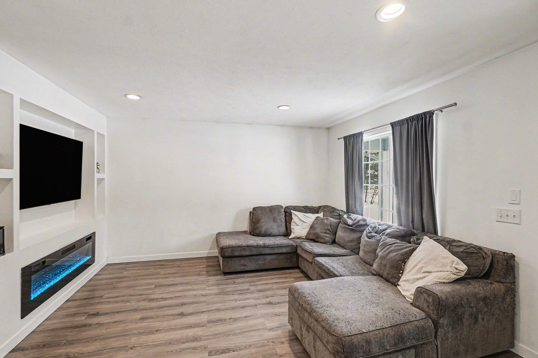 6446 Automobile Road