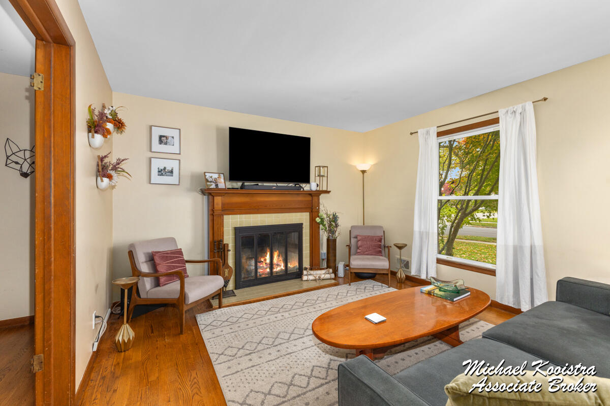 2236 Tecumseh Drive SE