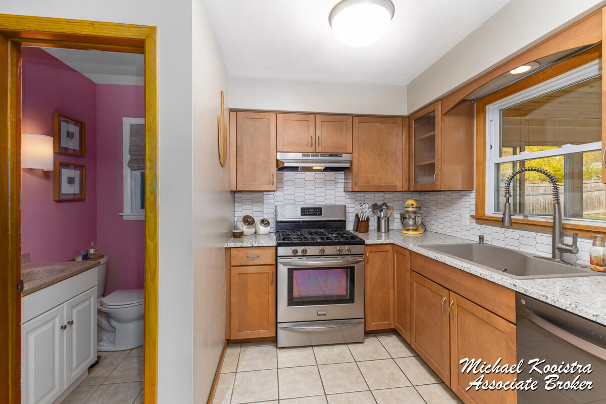 2236 Tecumseh Drive SE