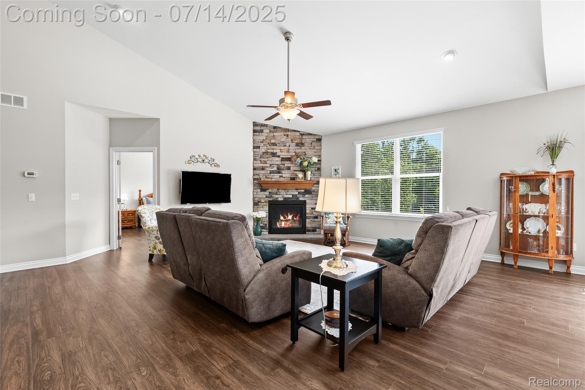 2488 Walnut View Drive