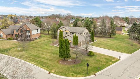 4070 GREENBRIAR Court Oakland Charter Township MI 48306