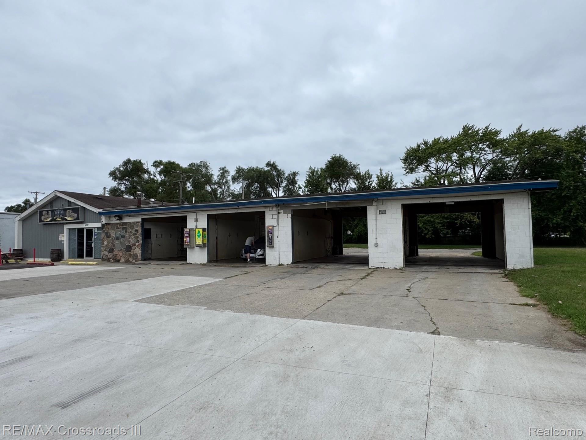 1497 Ecorse Road