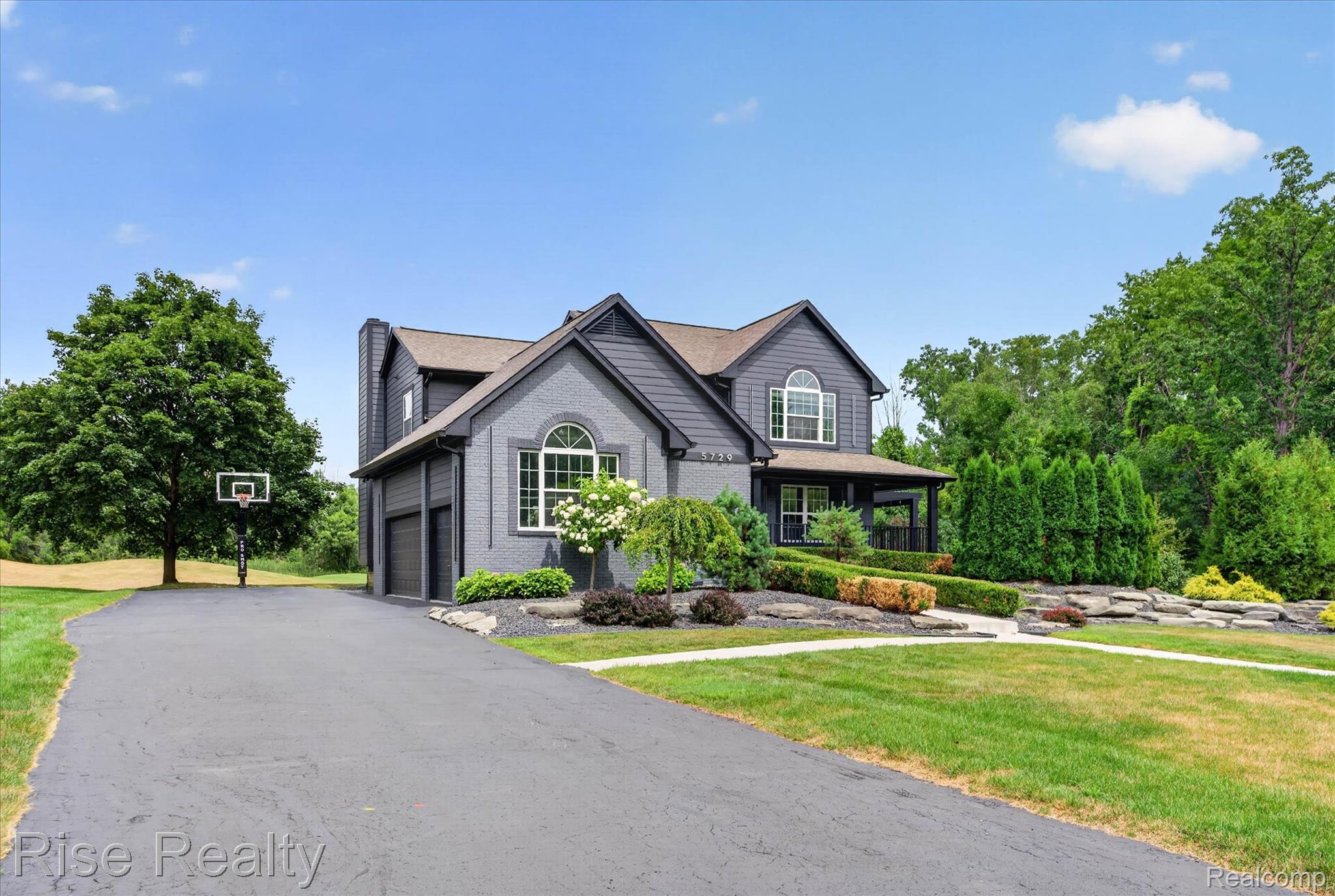5729 Woodfield Parkway