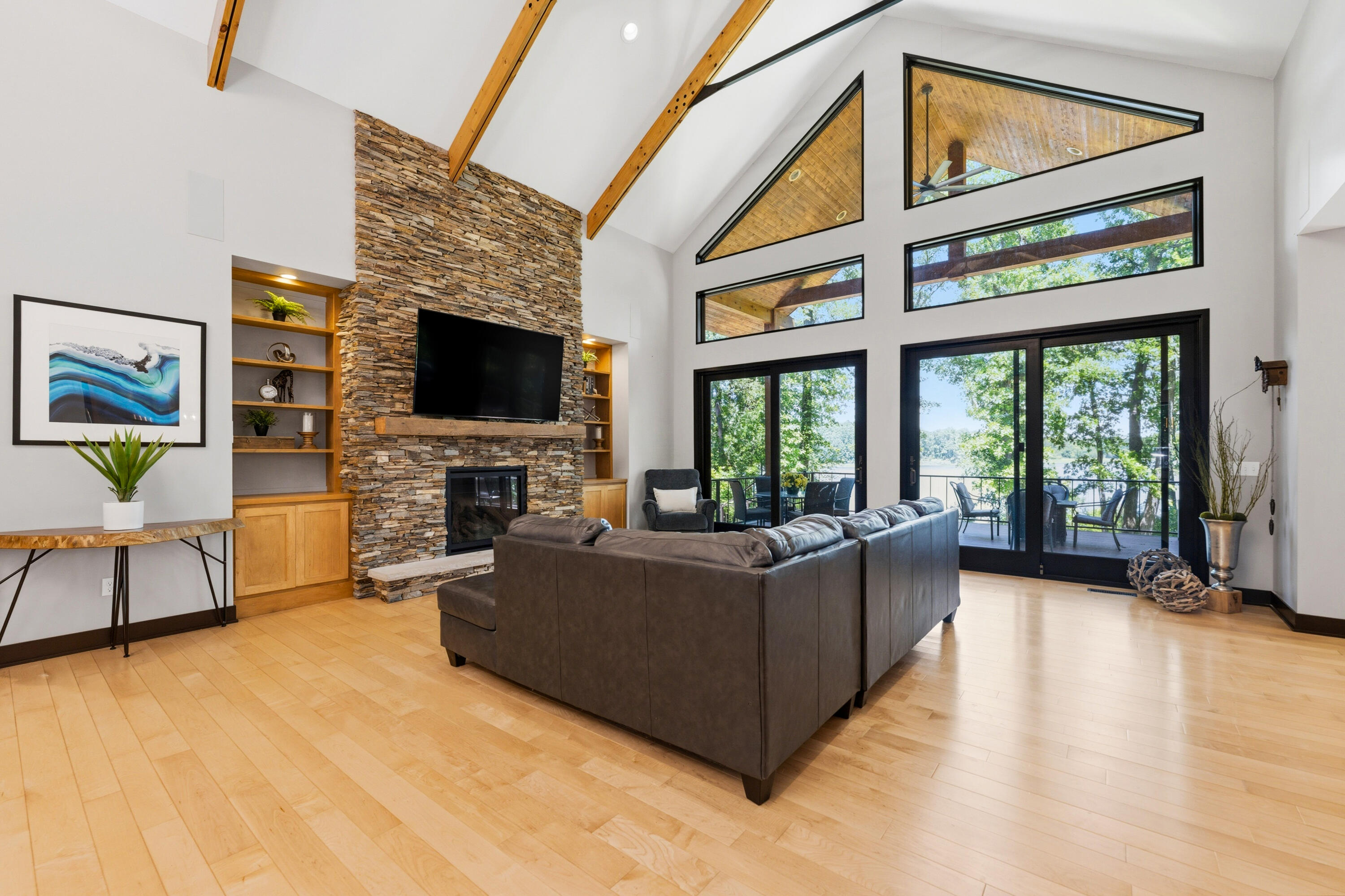 14295 Peninsula Drive
