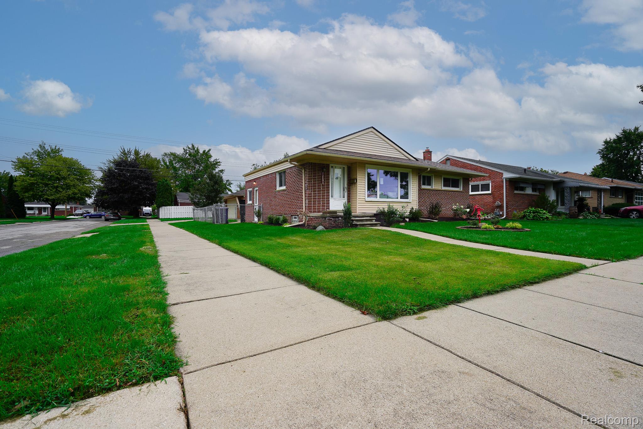 12890 Hemingway