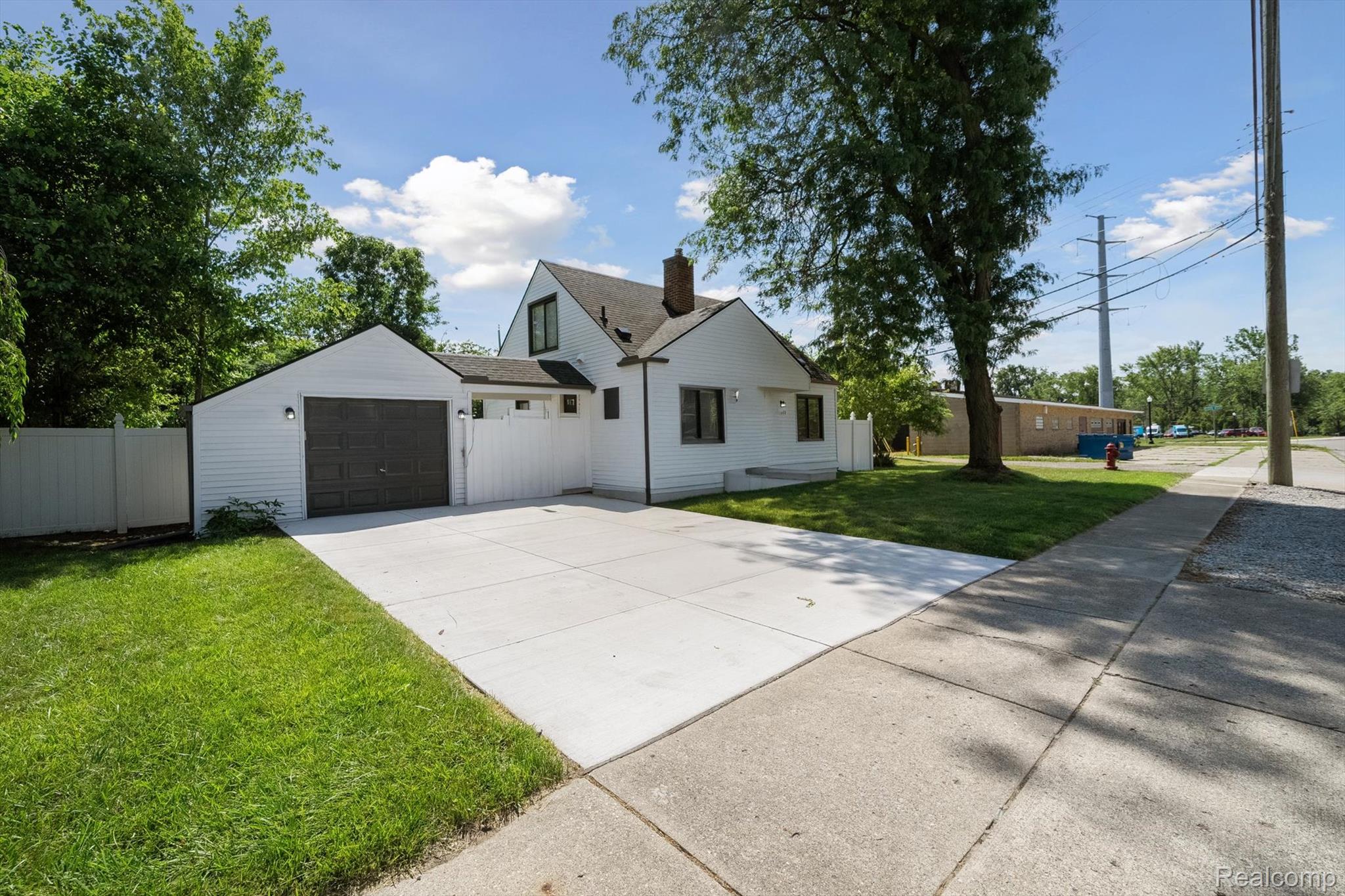 21660 PURDUE Avenue