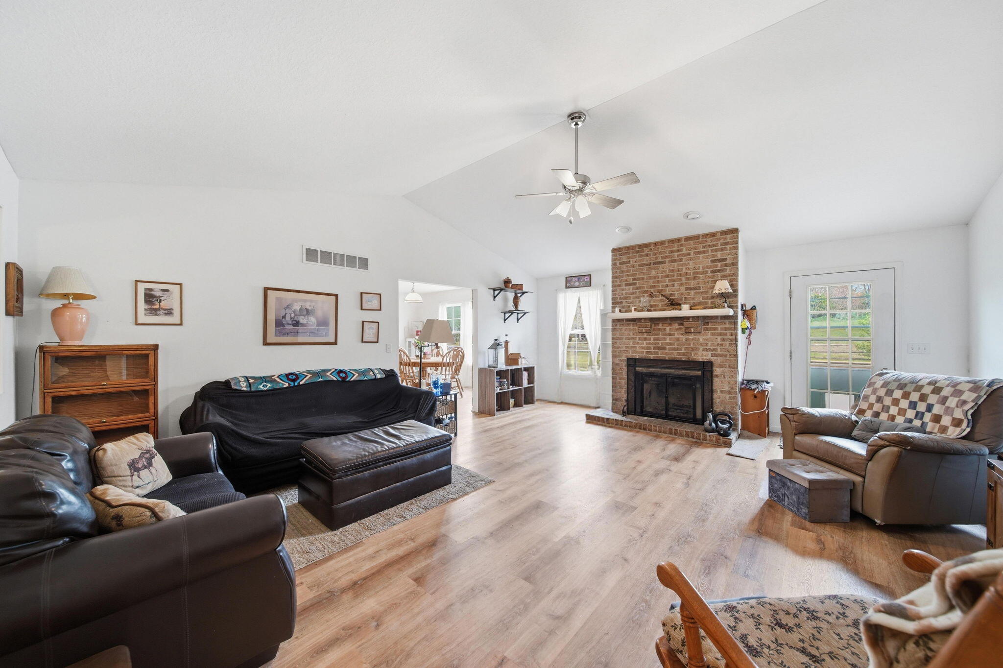3427 Leeomi Drive