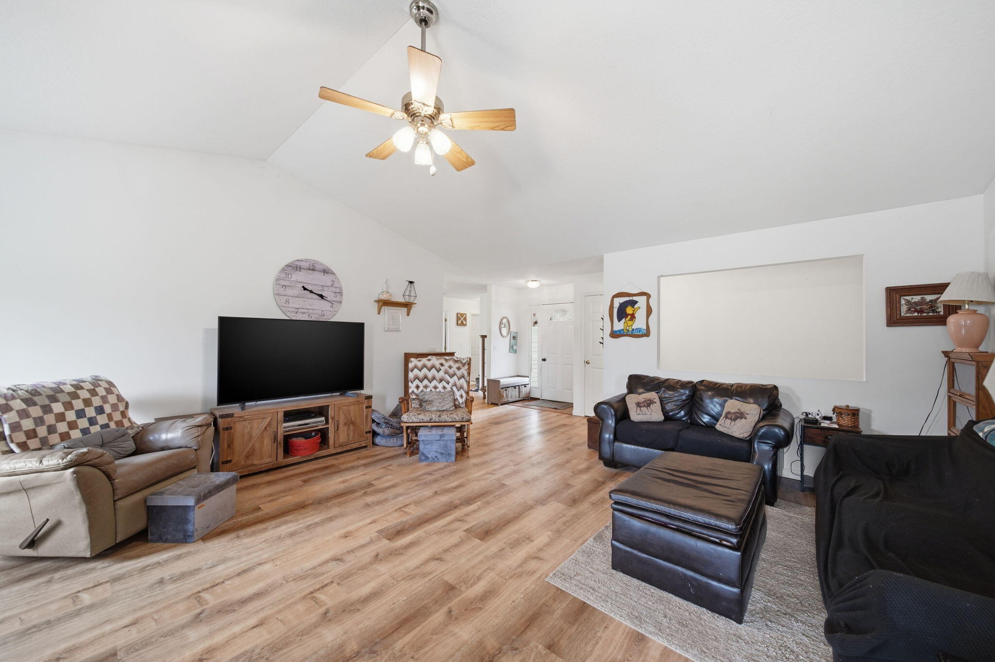 3427 Leeomi Drive