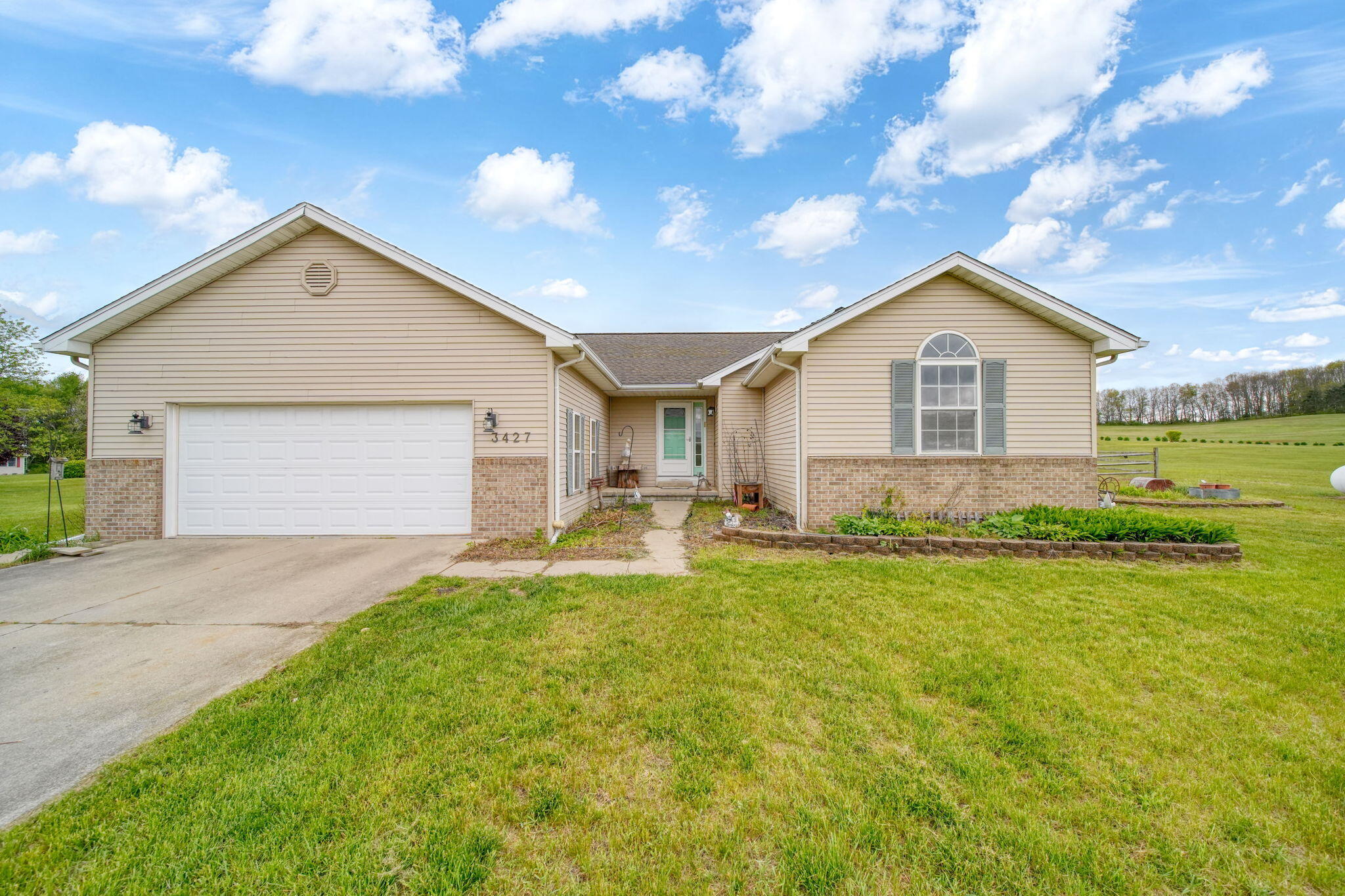 3427 Leeomi Drive