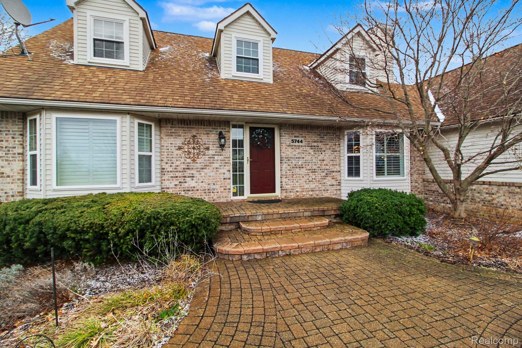 5744 Hidden Lane Court