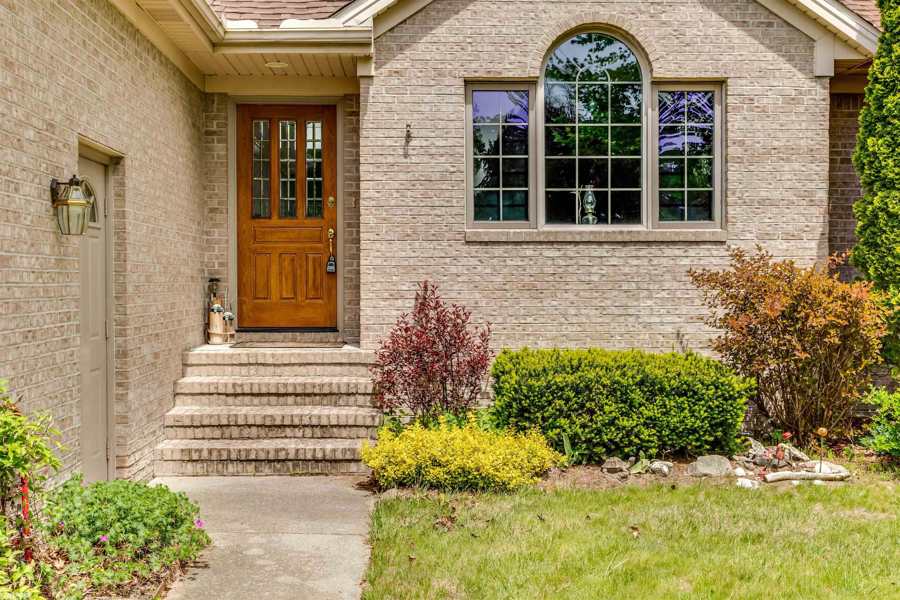 5656 Pine Court