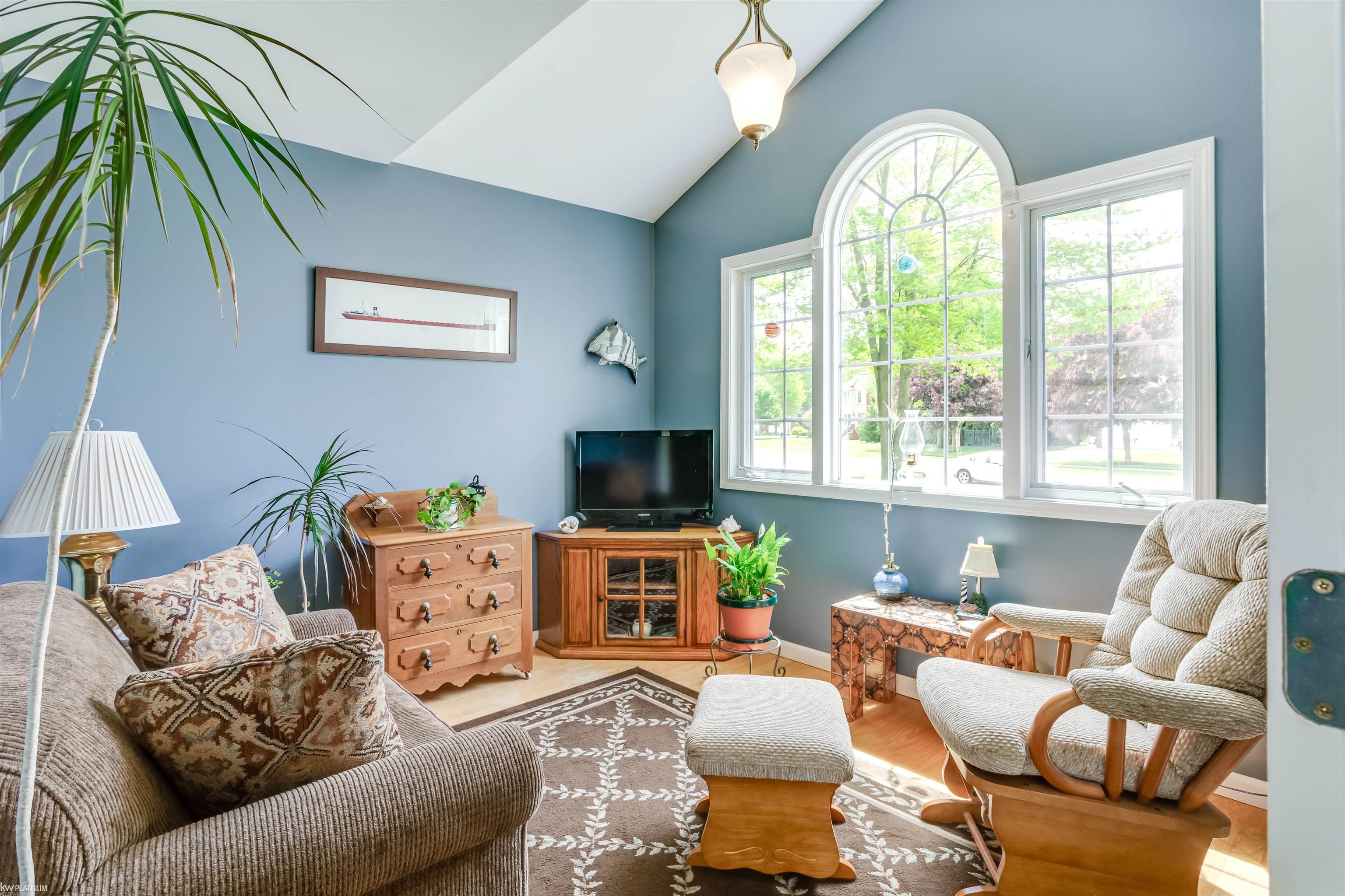 5656 Pine Court