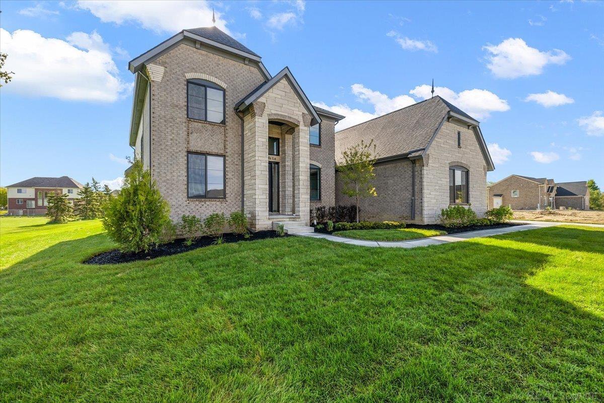 42528 Saddle Lane