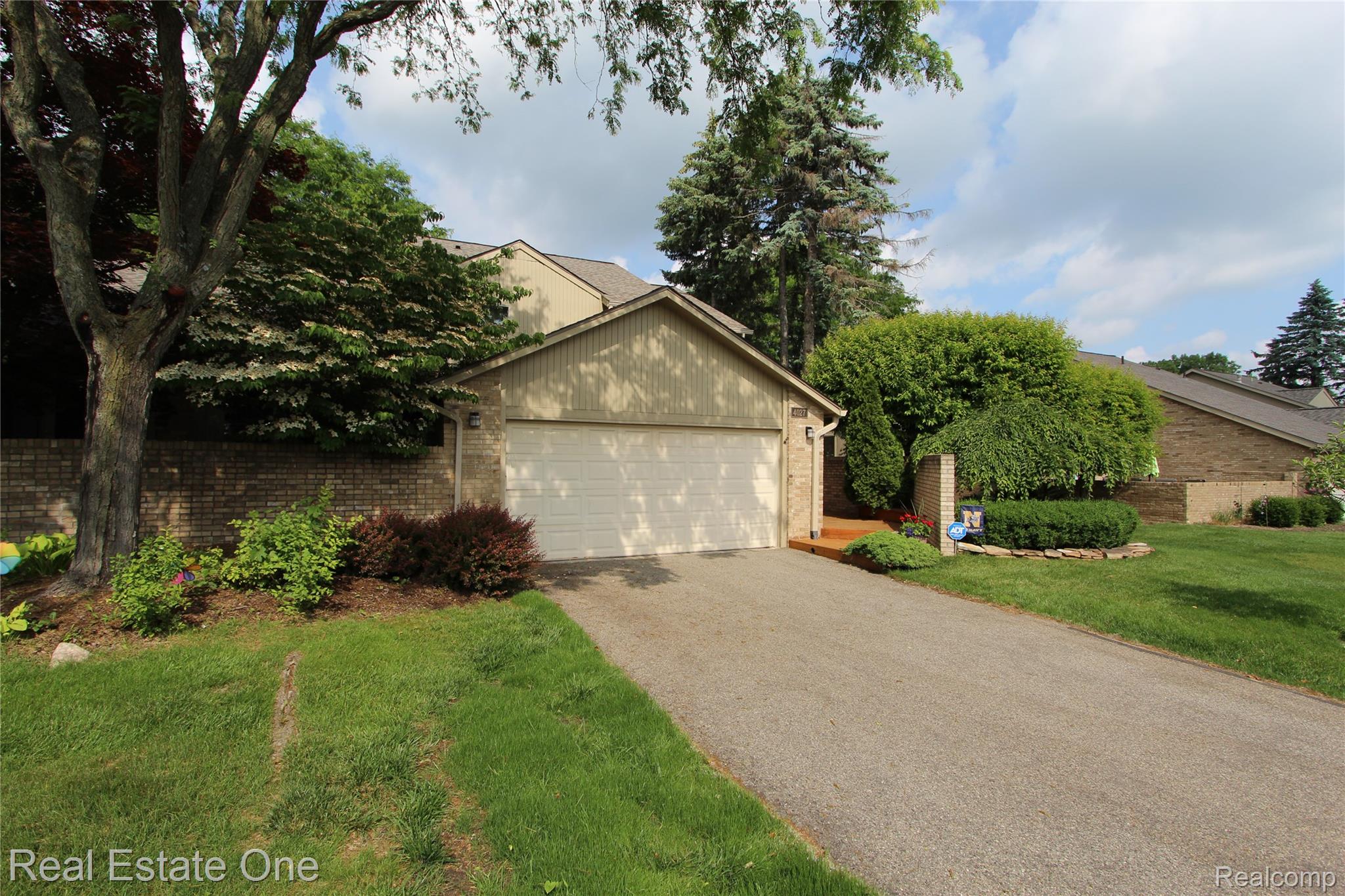 4027 Foxpointe Drive