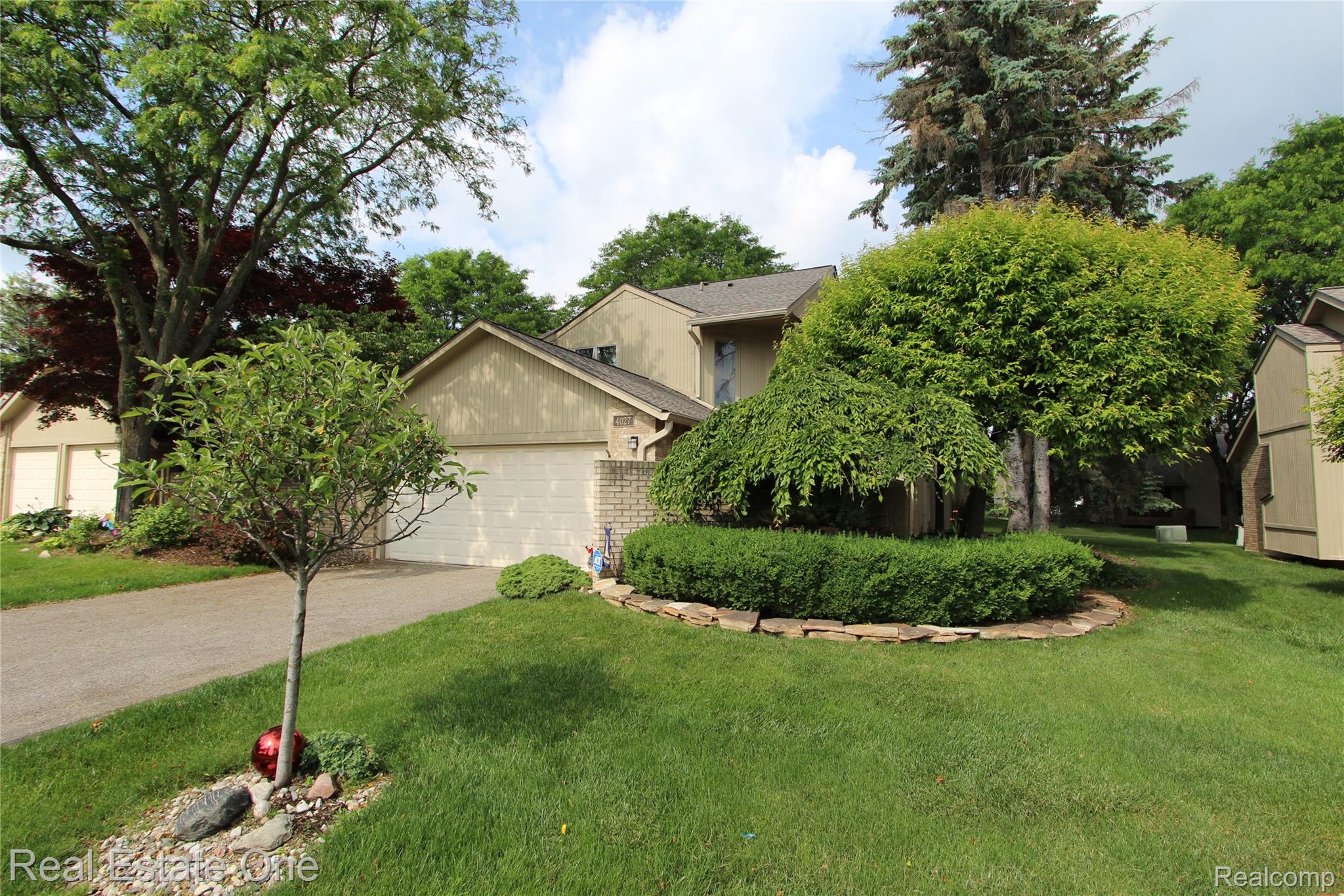 4027 Foxpointe Drive
