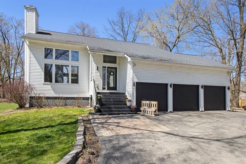 2839 DAVISTA Drive Highland Charter Township MI 48356