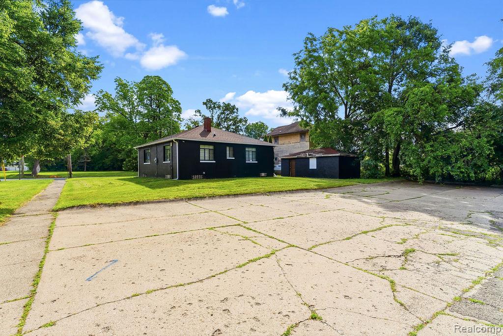 1202 S Grand Traverse Street