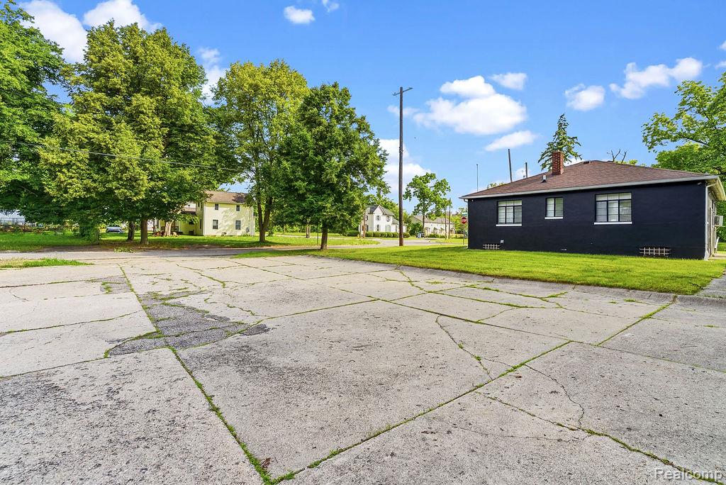 1202 S Grand Traverse Street
