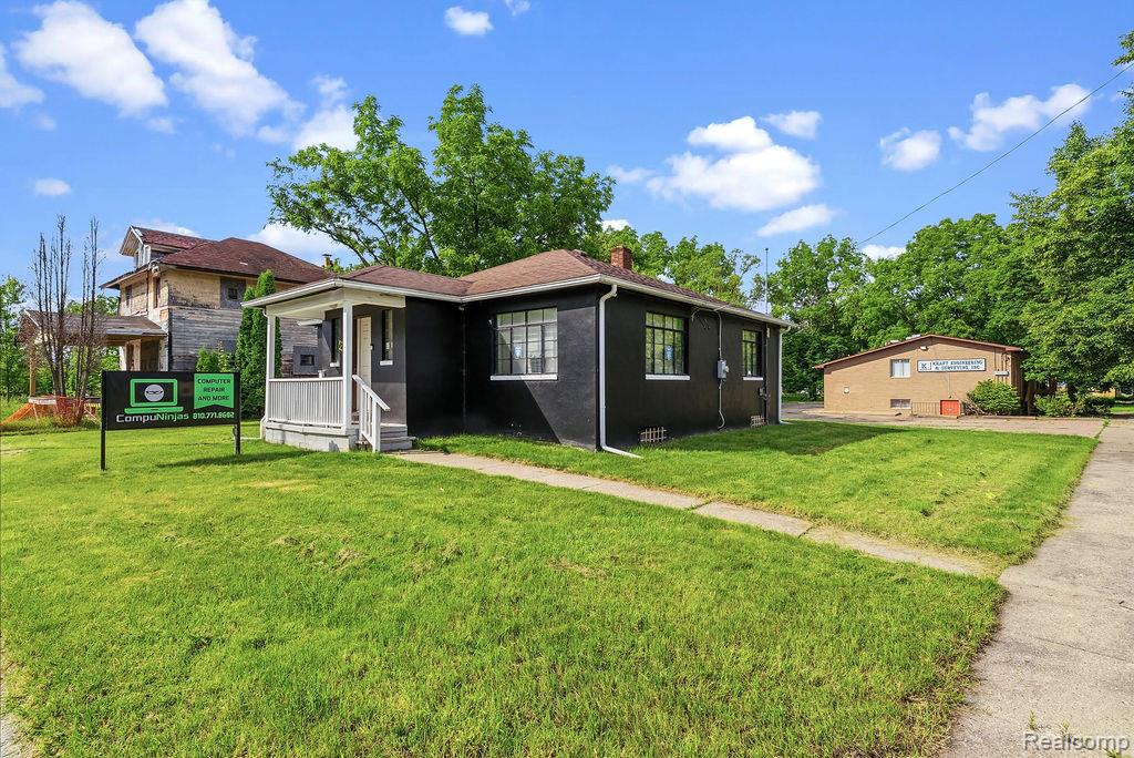 1202 S Grand Traverse Street
