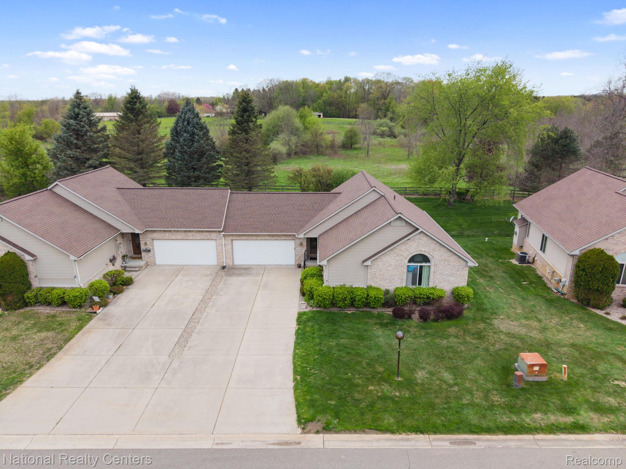 7221 Hawthorne Circle