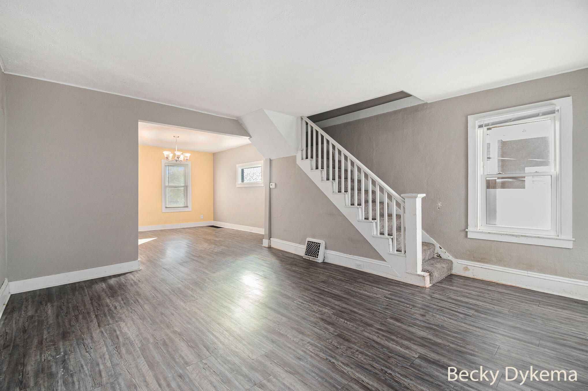 Grand Rapids, Michigan 49505, United States, 3 Bedrooms Bedrooms, ,1 BathroomBathrooms,Residential,Active,245298