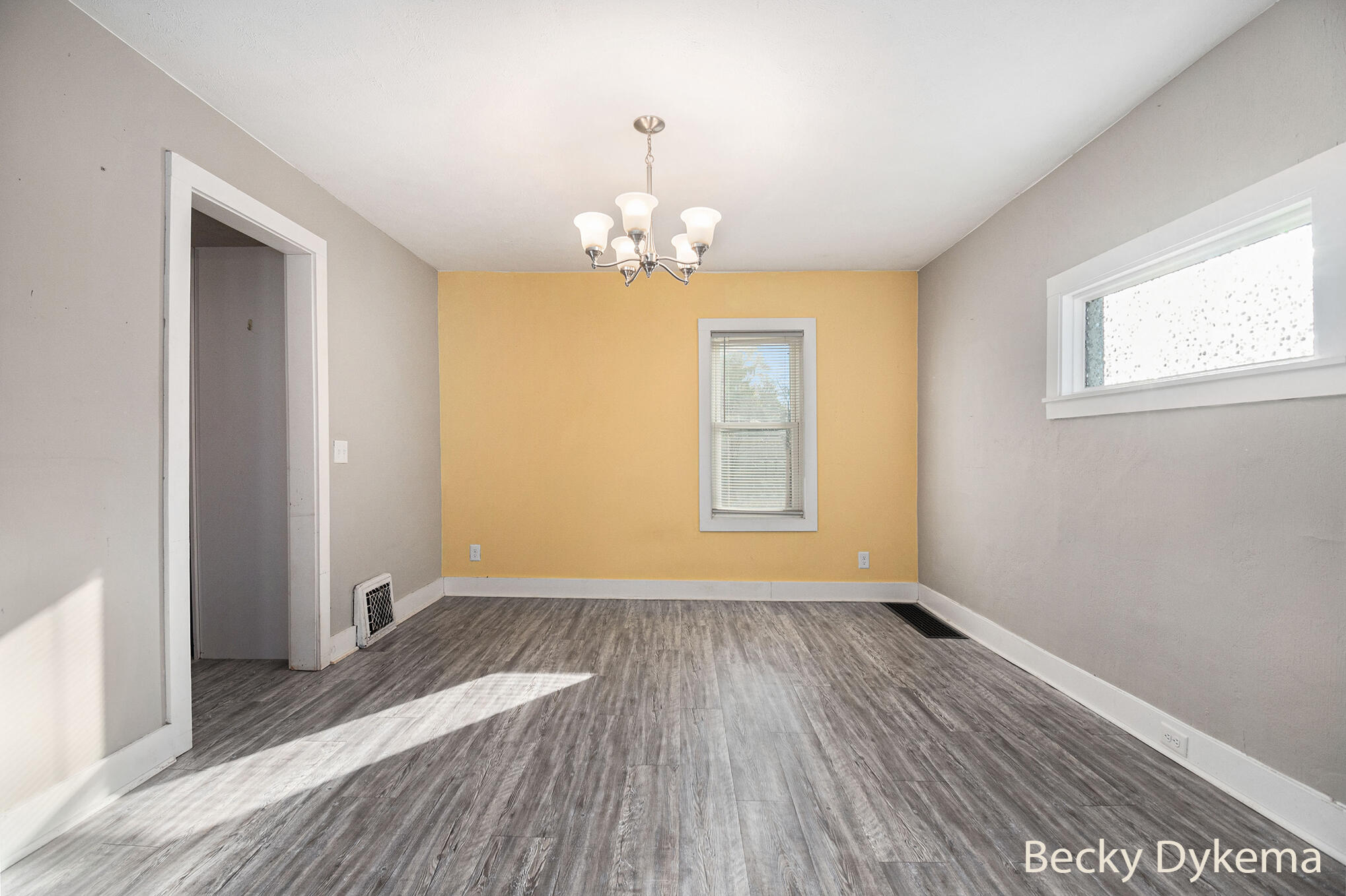 Grand Rapids, Michigan 49505, United States, 3 Bedrooms Bedrooms, ,1 BathroomBathrooms,Residential,Active,245298