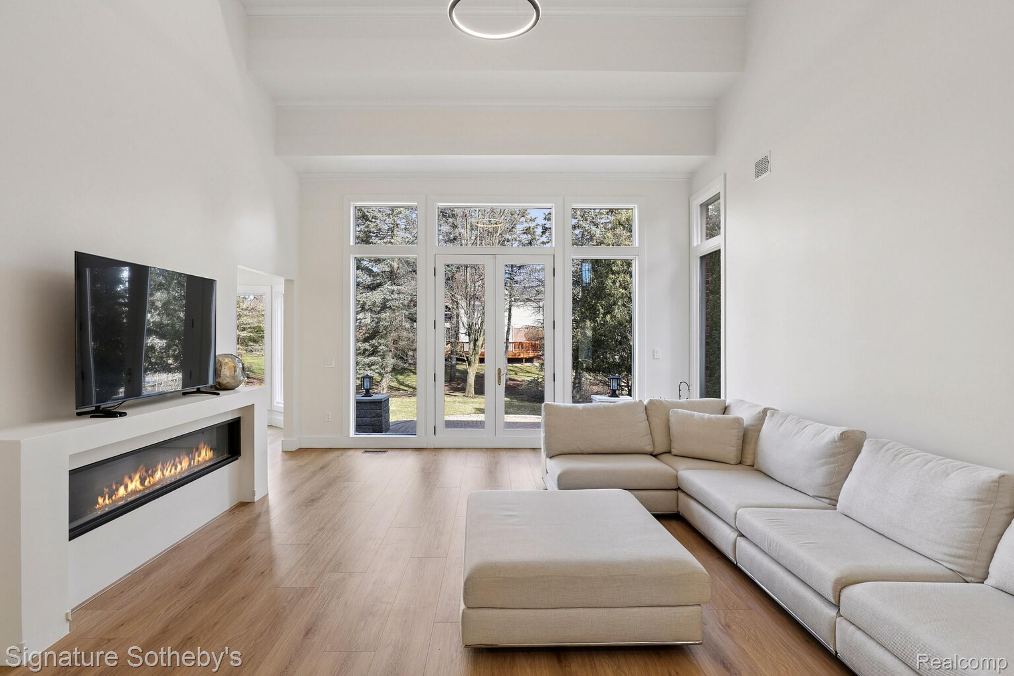 2532 Cedar Brook Court