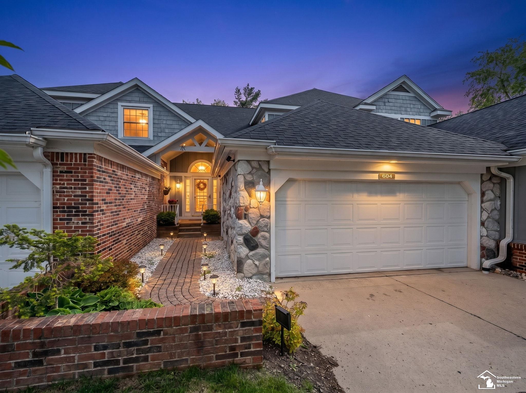 604 Meadowlands Court
