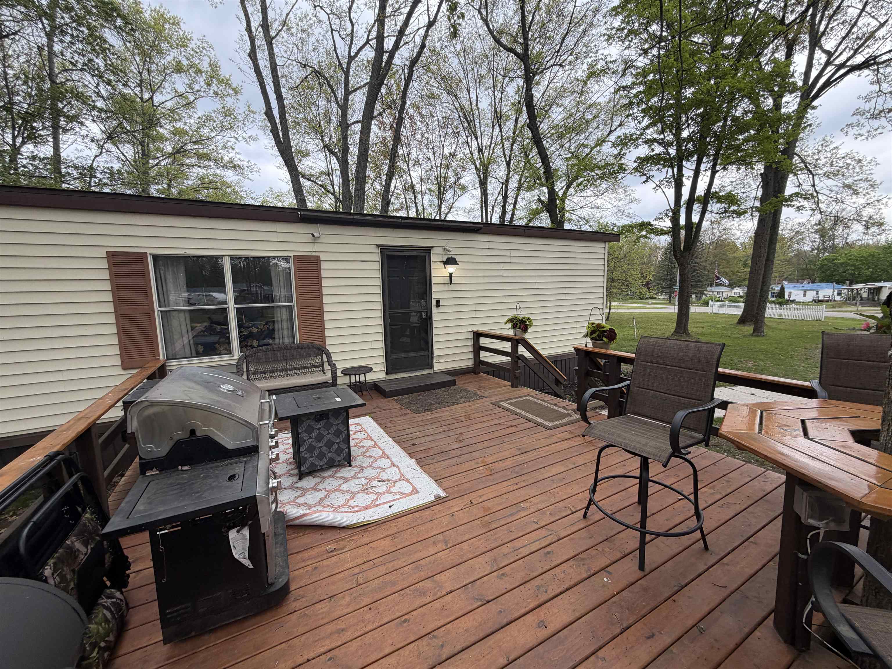 2245 Edgewood