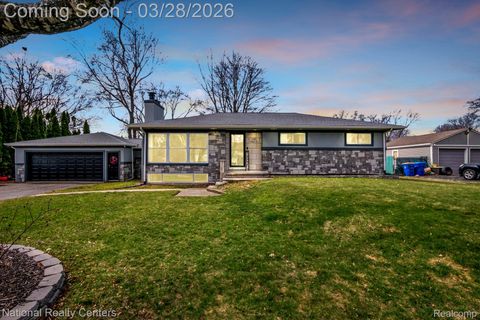 1385 Hira Street Waterford Charter Township MI 48328