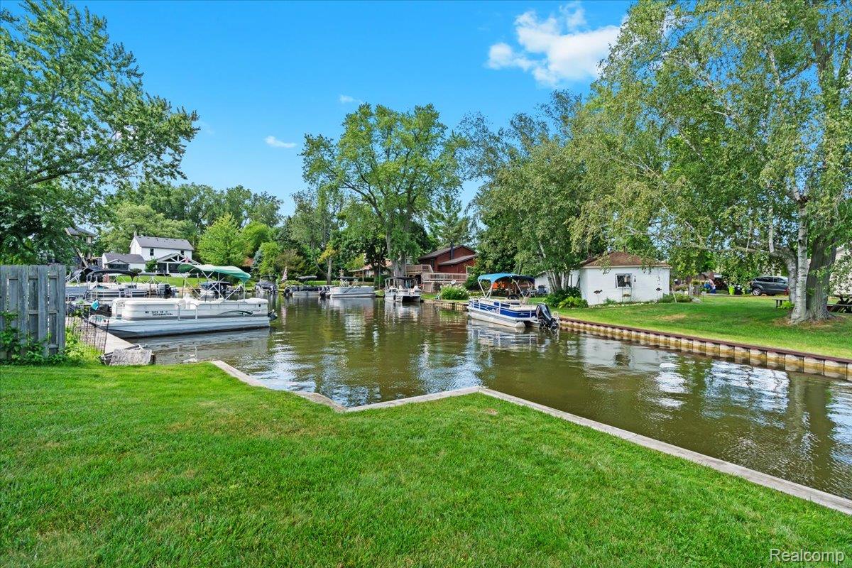 9136 Buckingham Street