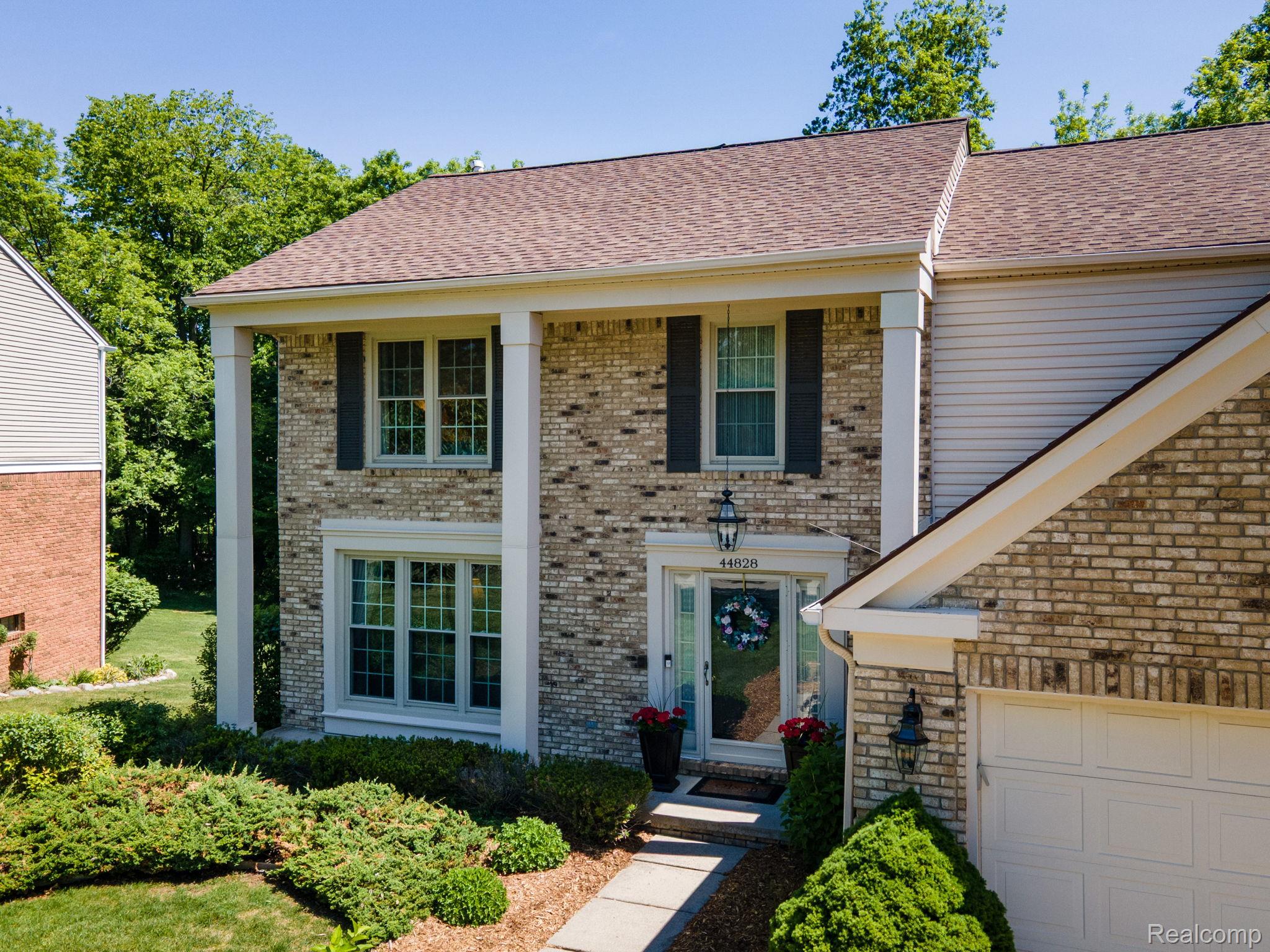 44828 Roundview Drive