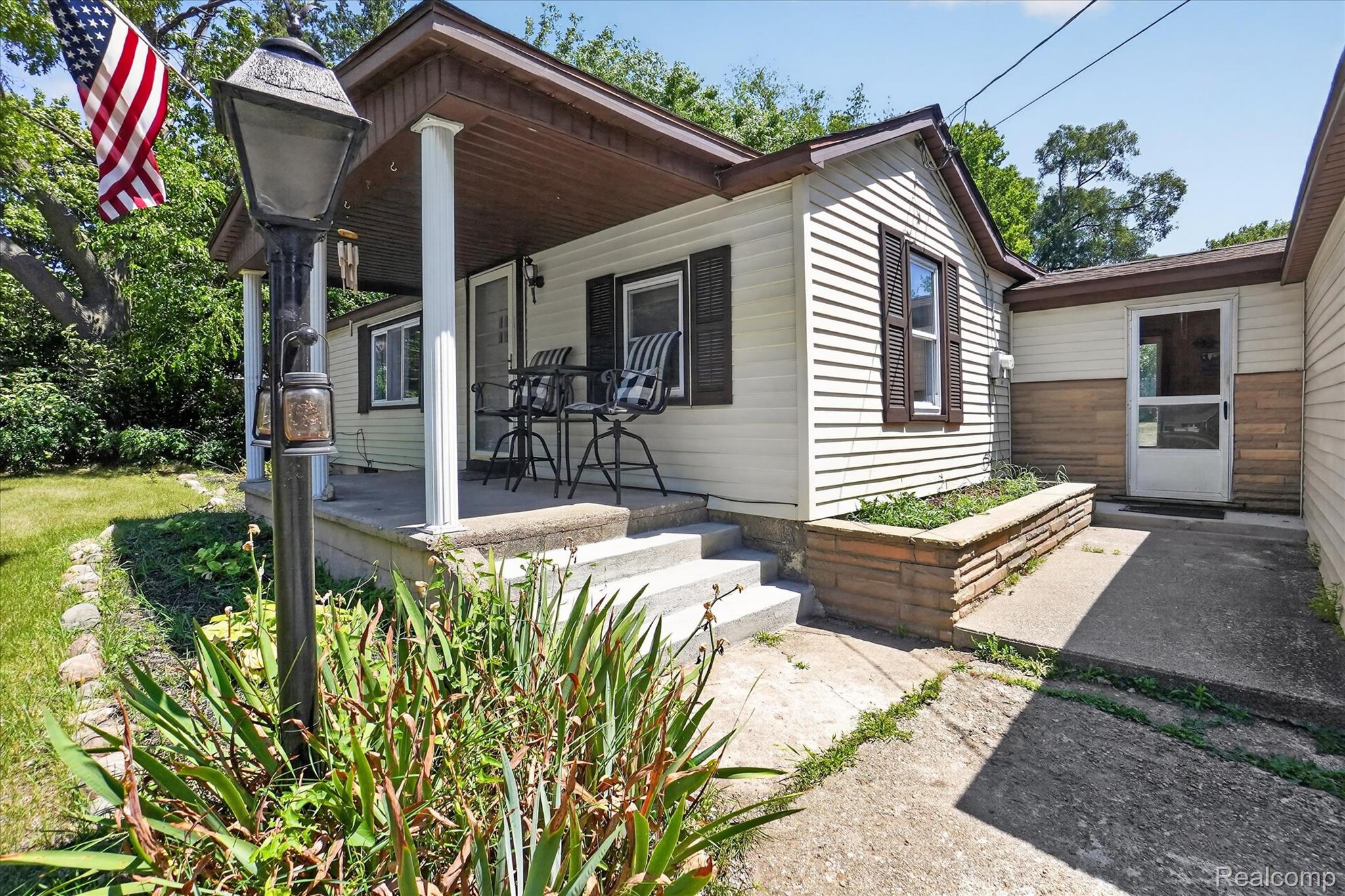 508 Deland Road
