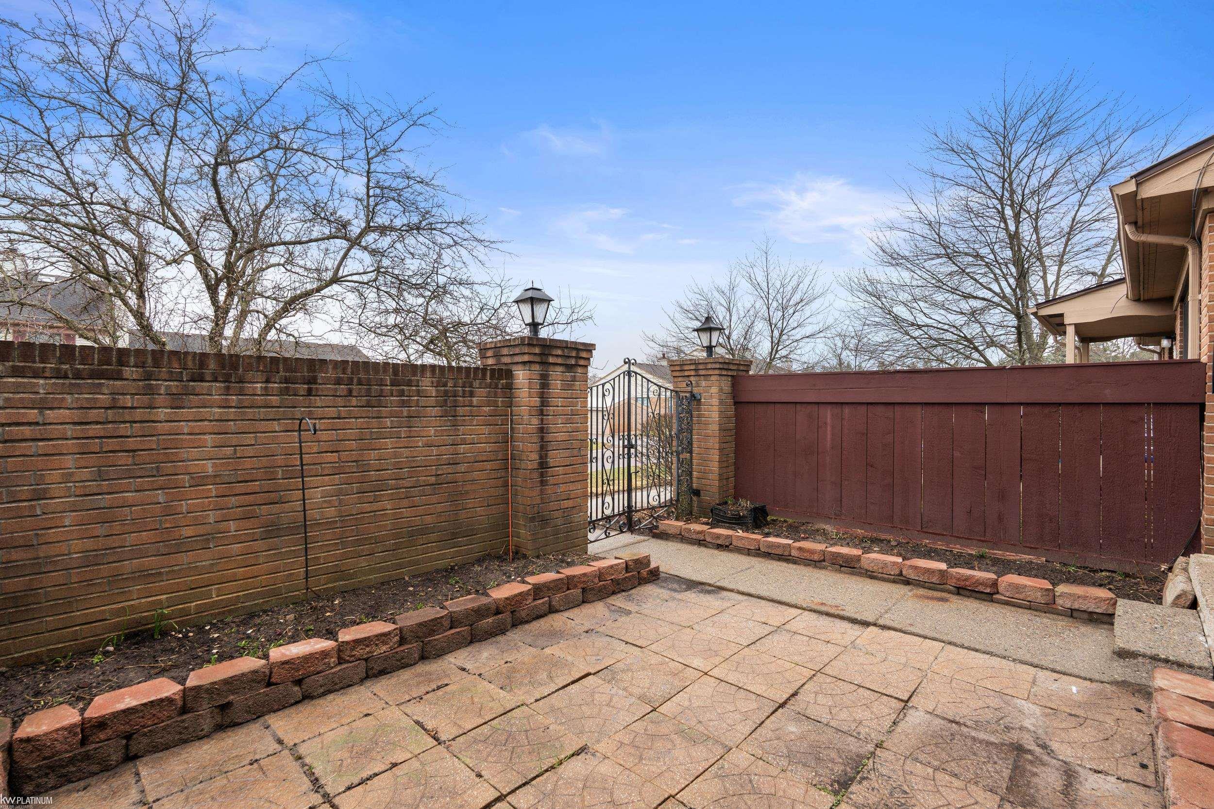 38916 Country Circle